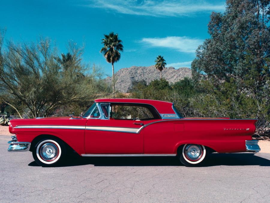  Ford Fairlane 500 Skyliner Retractable Hardtop 1957 года  (фото 26 из 41)